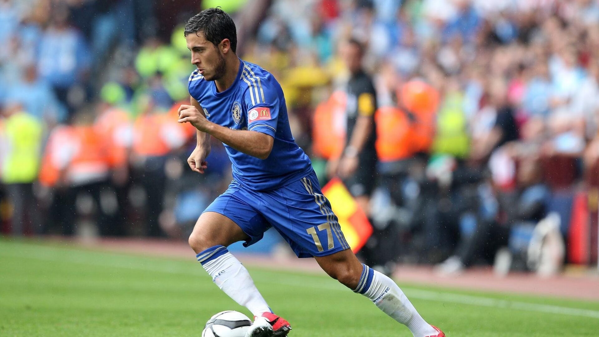 足球训练营暑期爆满显示家长对体育教育重视，家长对足球培训班的建议